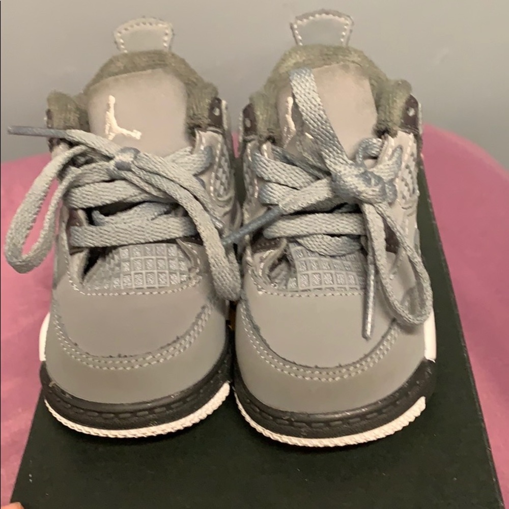 Jordan 4 , 8/10 condition